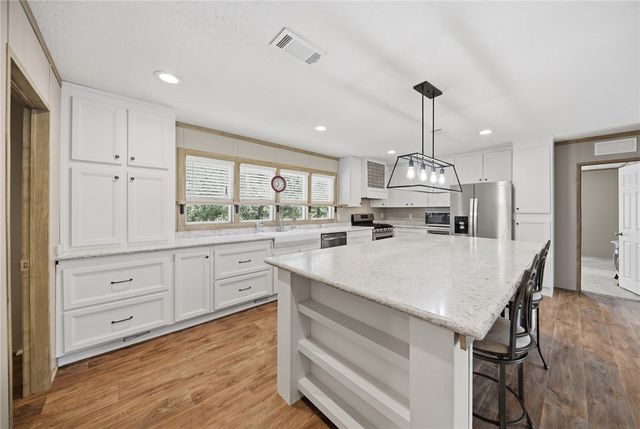 120 Cowboys Drive, Somerville, TX 77879