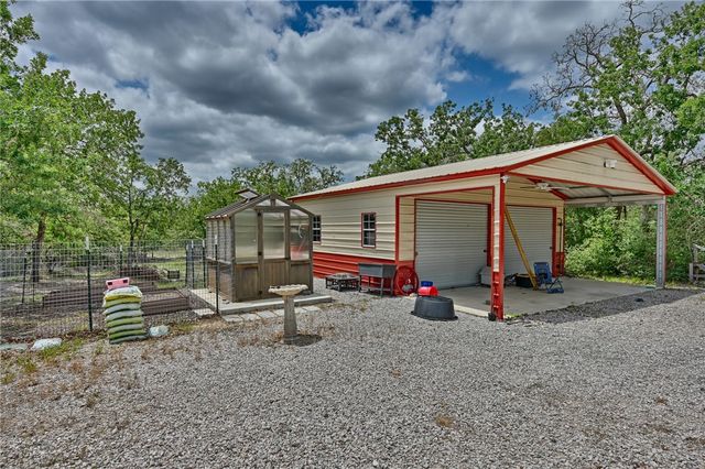 120 Cowboys Drive, Somerville, TX 77879