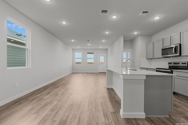 9971 Chavaneaux Lndg, San Antonio, TX 78221