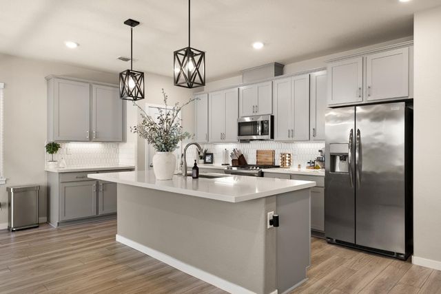488 River St, Lincoln, CA 95648