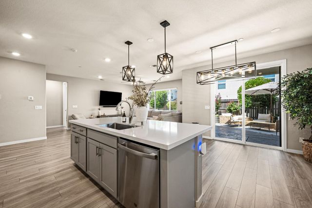 488 River St, Lincoln, CA 95648