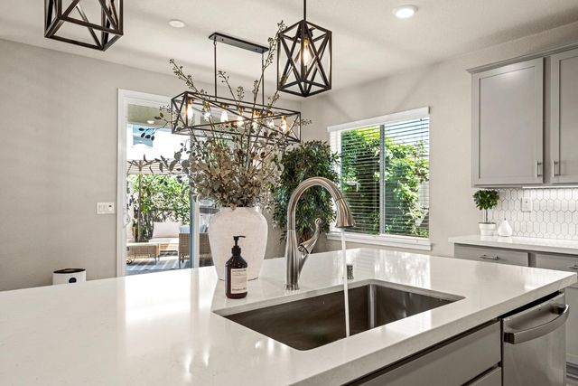488 River St, Lincoln, CA 95648
