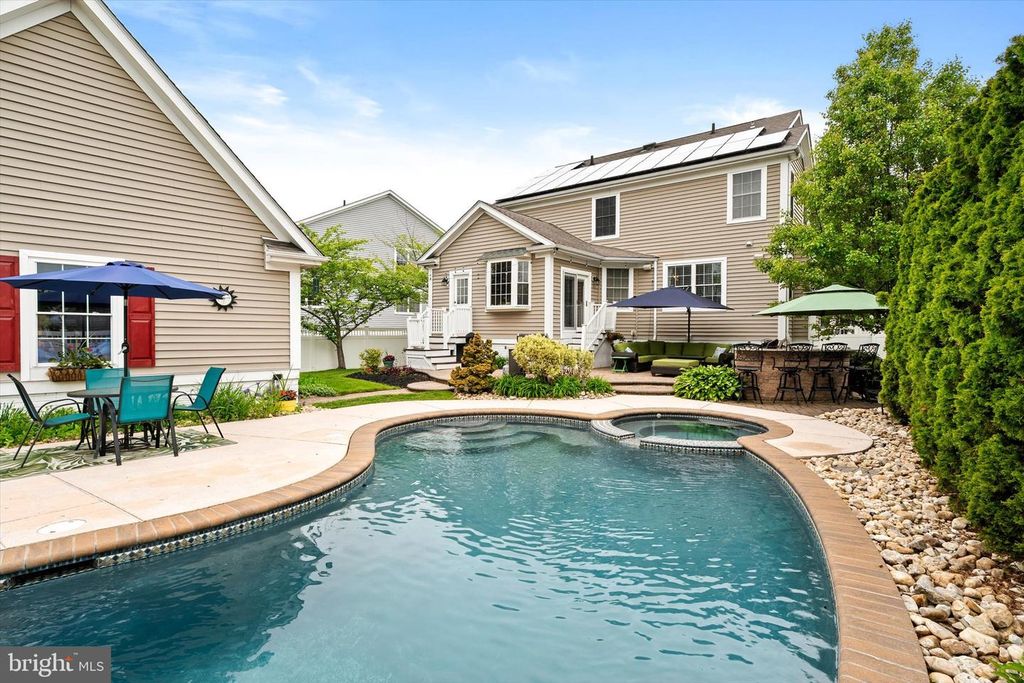 12 HULSE ST, Robbinsville, NJ 08691