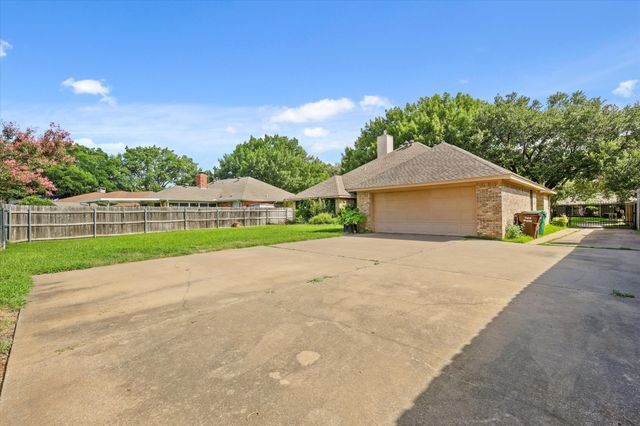 1514 Pickwick Lane, Denton, TX 76209