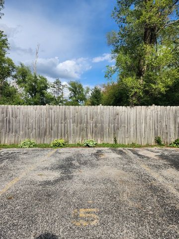 5631 6th Avenue 2C, Countryside, IL 60525