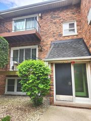 5631 6th Avenue 2C, Countryside, IL 60525