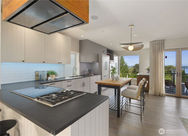 1618 37th Avenue, Seattle, WA 98122