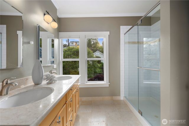 1618 37th Avenue, Seattle, WA 98122