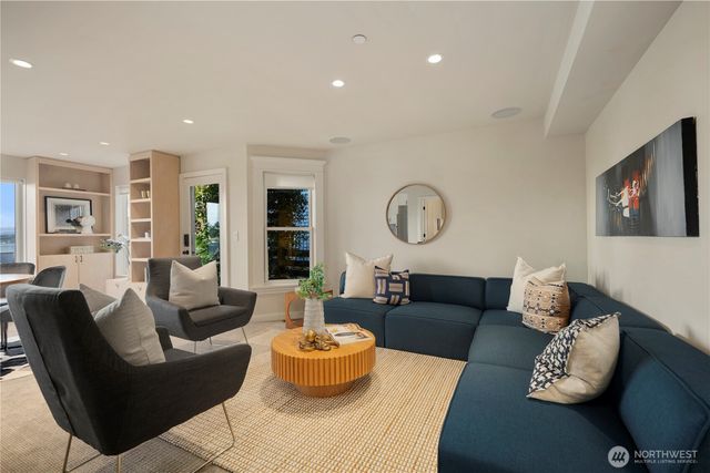 1618 37th Avenue, Seattle, WA 98122