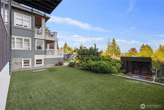 1618 37th Avenue, Seattle, WA 98122