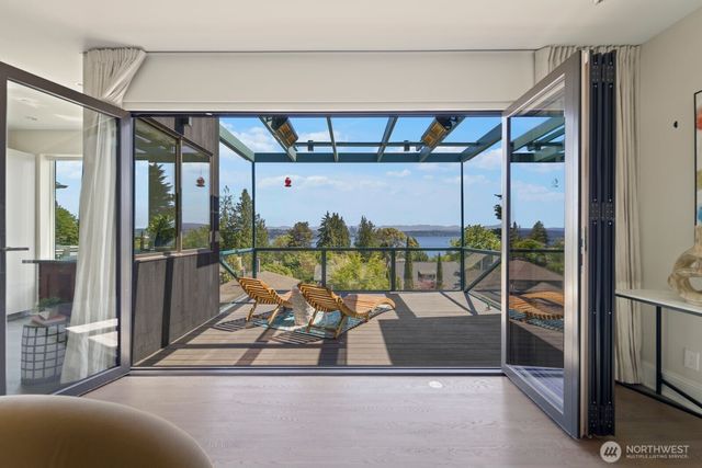1618 37th Avenue, Seattle, WA 98122