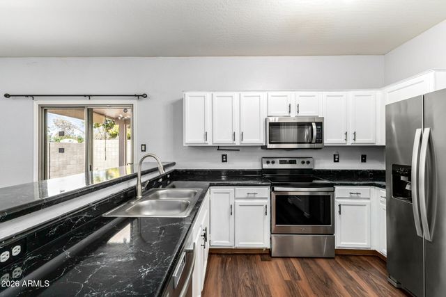 7010 W LINCOLN Street, Peoria, AZ 85345