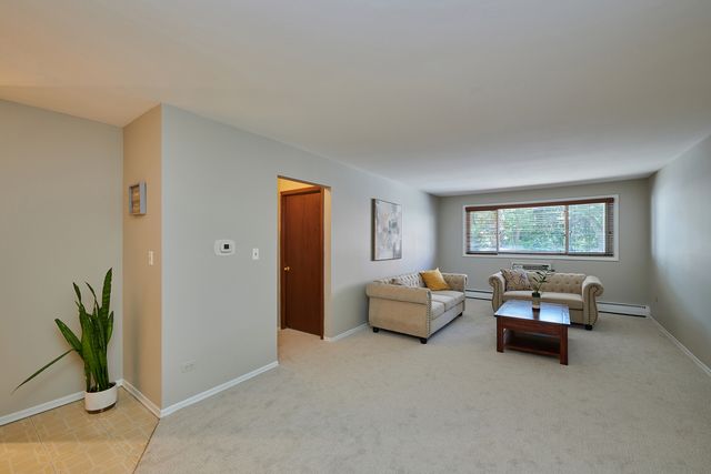 8541 Lotus Avenue 710, Skokie, IL 60077