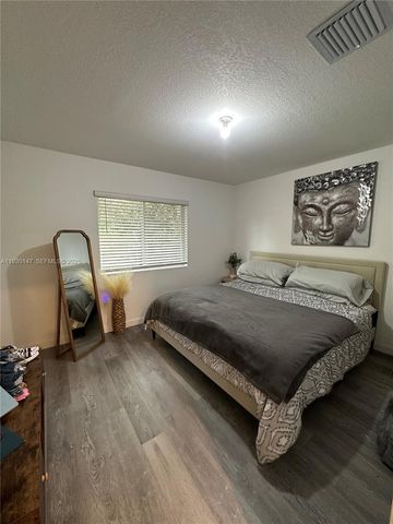 1030 SE 23rd Ter, Homestead, FL 33035