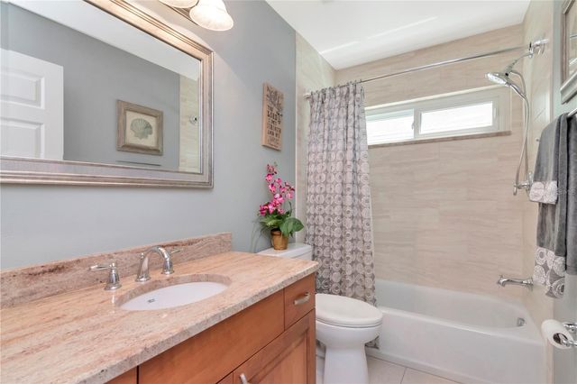 9721 FOX HOLLOW ROAD, Tampa, FL 33647