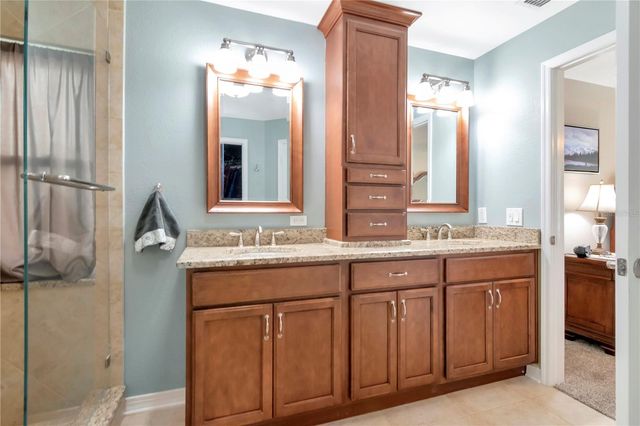 9721 FOX HOLLOW ROAD, Tampa, FL 33647