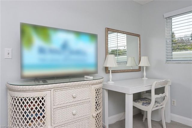 4200 Belair LN 114, Naples, FL 34103