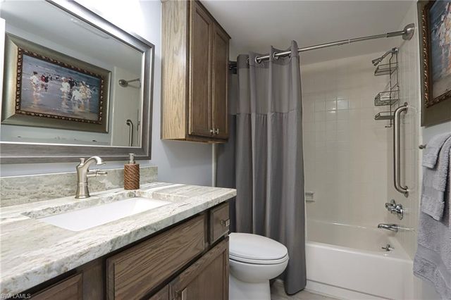 4200 Belair LN 114, Naples, FL 34103