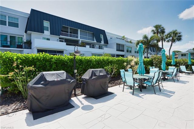 4200 Belair LN 114, Naples, FL 34103