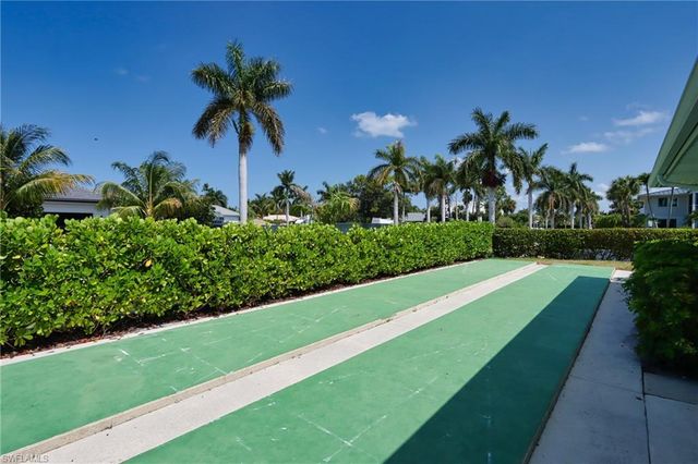 4200 Belair LN 114, Naples, FL 34103