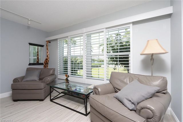 4200 Belair LN 114, Naples, FL 34103