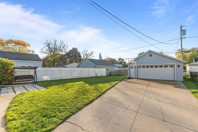 1357 W SPRING STREET, Appleton, WI 54914