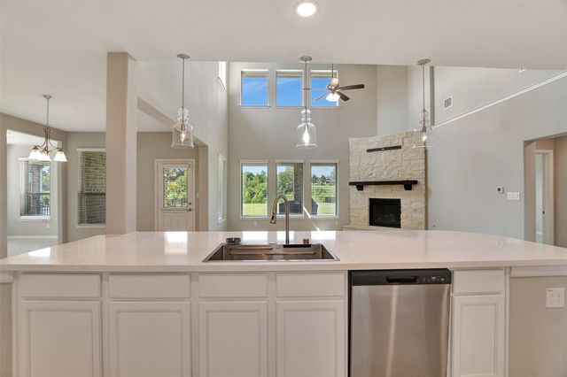 246 Peninsula Point Drive, Montgomery, TX 77356