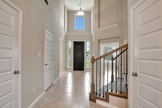 246 Peninsula Point Drive, Montgomery, TX 77356