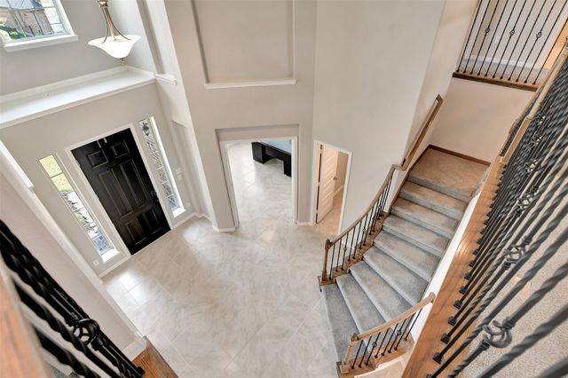 246 Peninsula Point Drive, Montgomery, TX 77356