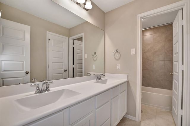 246 Peninsula Point Drive, Montgomery, TX 77356