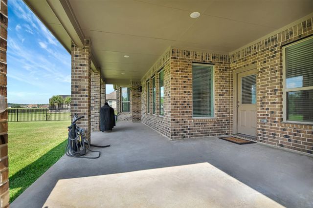 246 Peninsula Point Drive, Montgomery, TX 77356