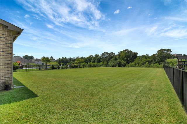 246 Peninsula Point Drive, Montgomery, TX 77356