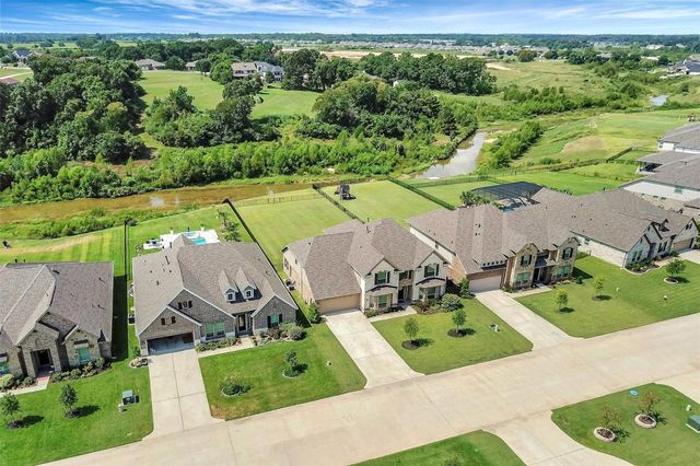 246 Peninsula Point Drive, Montgomery, TX 77356