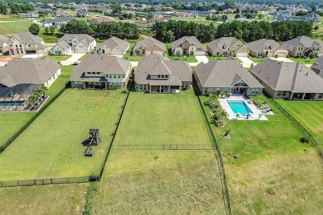 246 Peninsula Point Drive, Montgomery, TX 77356
