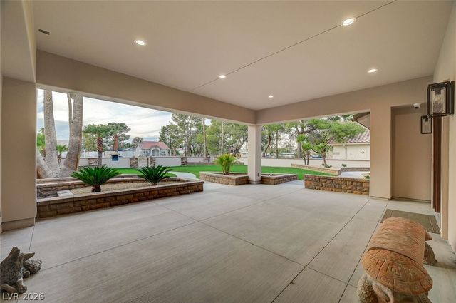 8030 La Cienega Street, Las Vegas, NV 89123