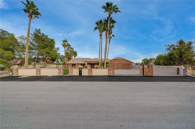 8030 La Cienega Street, Las Vegas, NV 89123