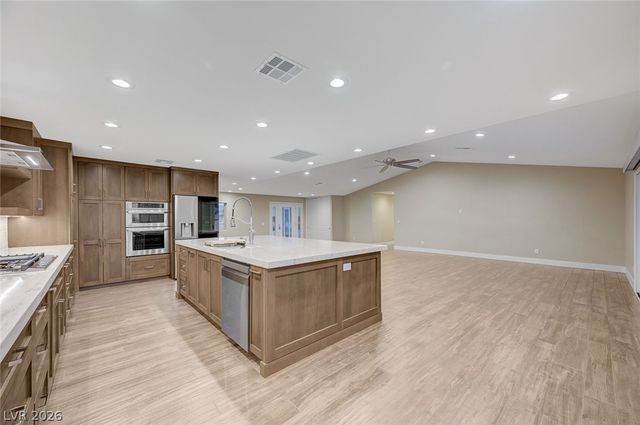 8030 La Cienega Street, Las Vegas, NV 89123