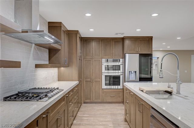 8030 La Cienega Street, Las Vegas, NV 89123