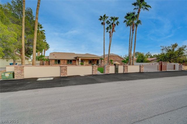8030 La Cienega Street, Las Vegas, NV 89123
