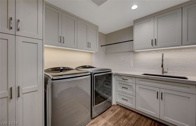 8030 La Cienega Street, Las Vegas, NV 89123