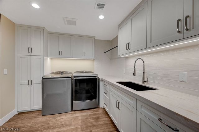 8030 La Cienega Street, Las Vegas, NV 89123
