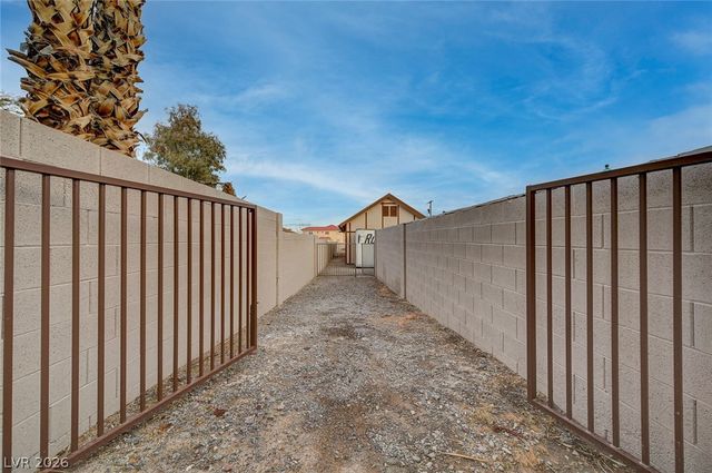 8030 La Cienega Street, Las Vegas, NV 89123