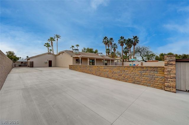 8030 La Cienega Street, Las Vegas, NV 89123