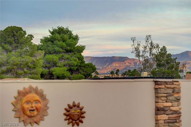 8030 La Cienega Street, Las Vegas, NV 89123