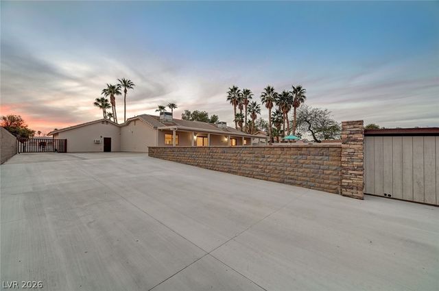 8030 La Cienega Street, Las Vegas, NV 89123