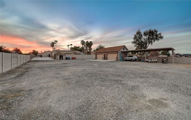 8030 La Cienega Street, Las Vegas, NV 89123