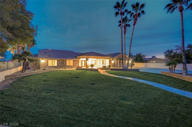 8030 La Cienega Street, Las Vegas, NV 89123