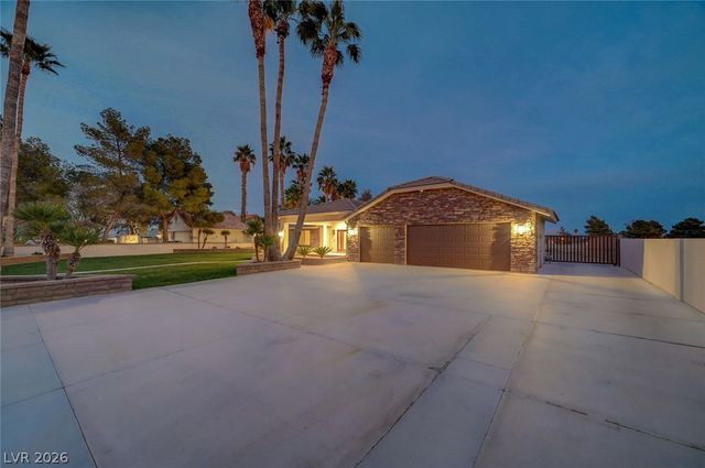 8030 La Cienega Street, Las Vegas, NV 89123
