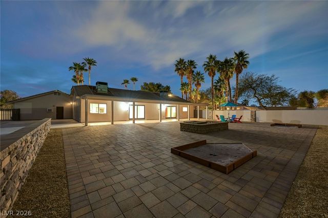 8030 La Cienega Street, Las Vegas, NV 89123