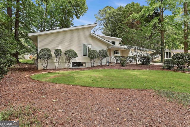 203 Doe Run, Peachtree City, GA 30269